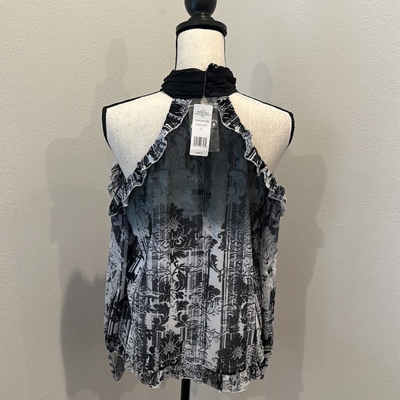 bebe NWT Women's S Black White Printed Ghost Lace Cold Shoulder Ruffle Blouse - Picture 4 of 4